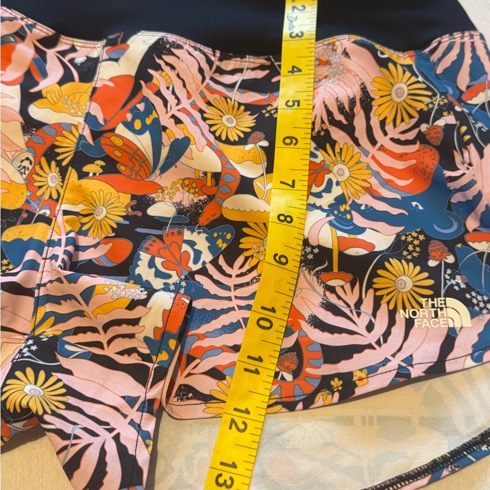 THE NORTH FACE Women Med. Hydrenaline Windwall‎ Black Pink Floral Shorts Women’s - Picture 7 of 8
